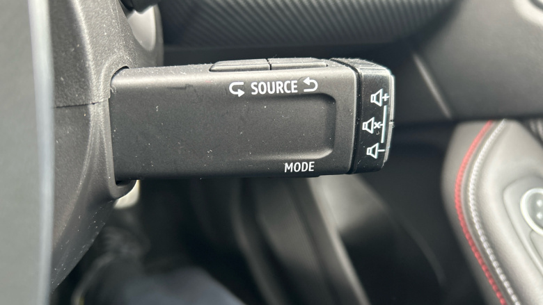 Renault Clio 1.0 TCe 100 RS Line 5dr Petrol Hatchback